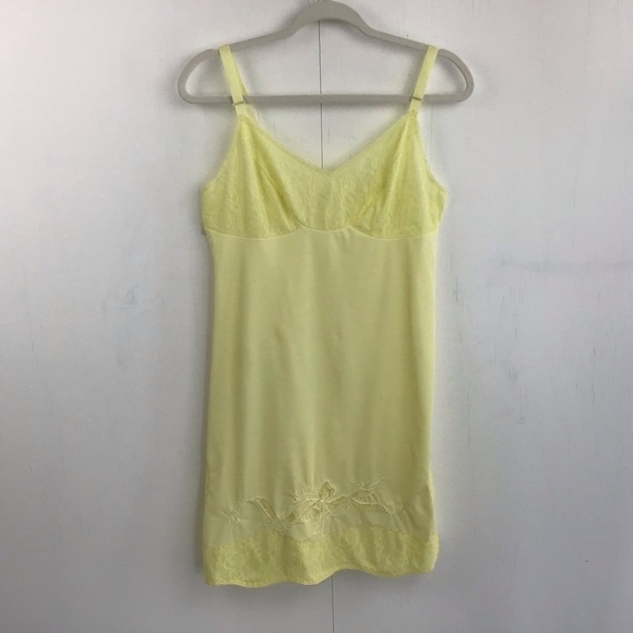 Vintage Van Flower yellow full slip. Small 36 - Picture 1 of 14